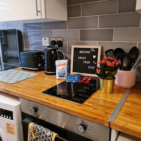 Cosy Studio With Kitchenette And Private Bathroom - 15Mins To Central London! Exterior foto