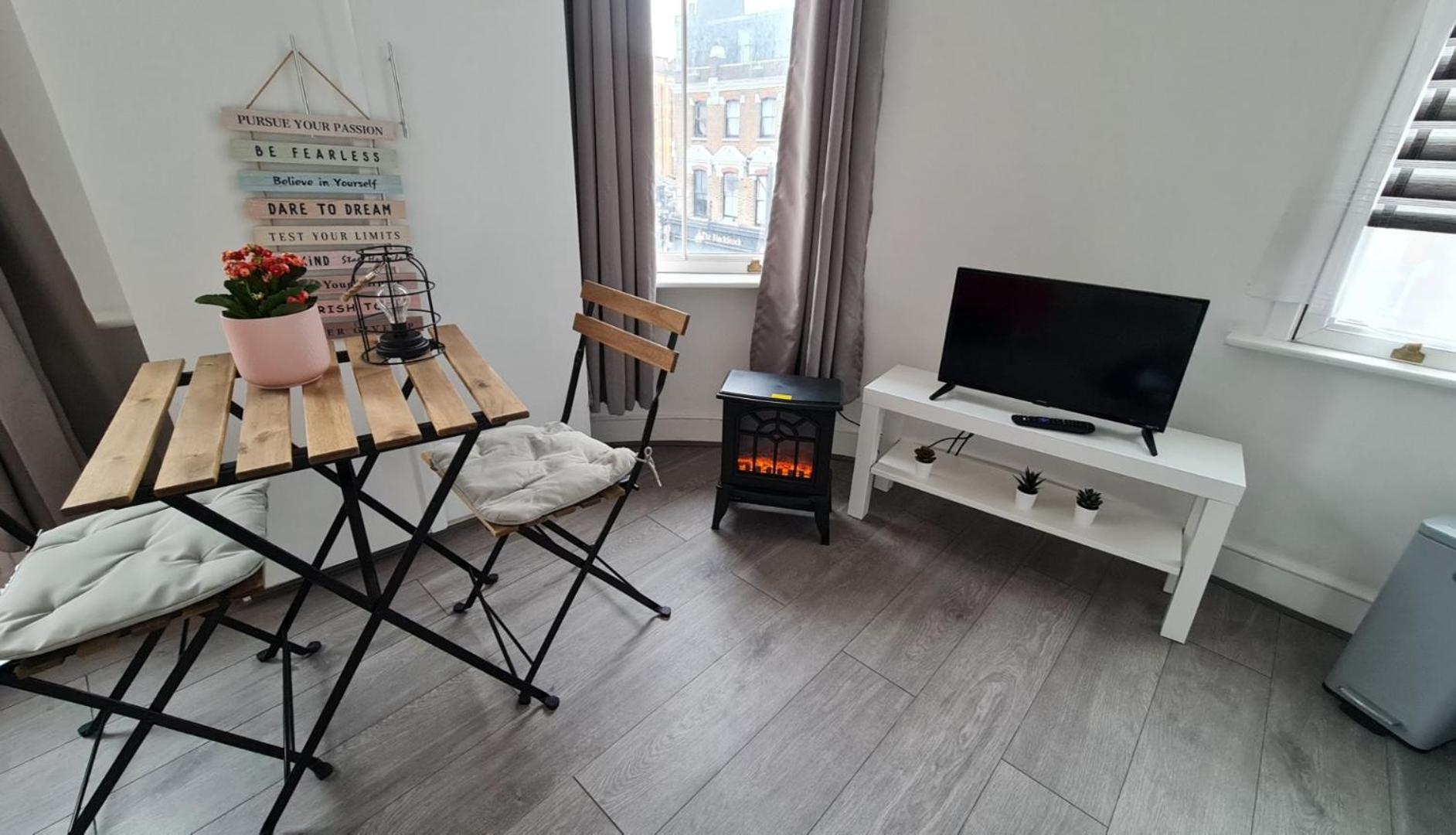 Cosy Studio With Kitchenette And Private Bathroom - 15Mins To Central London! Exterior foto